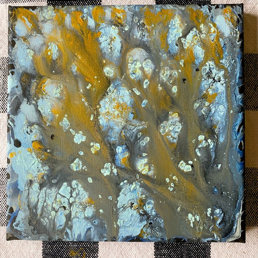 Blue, gray & gold pour painting💙🩶❄️🦋